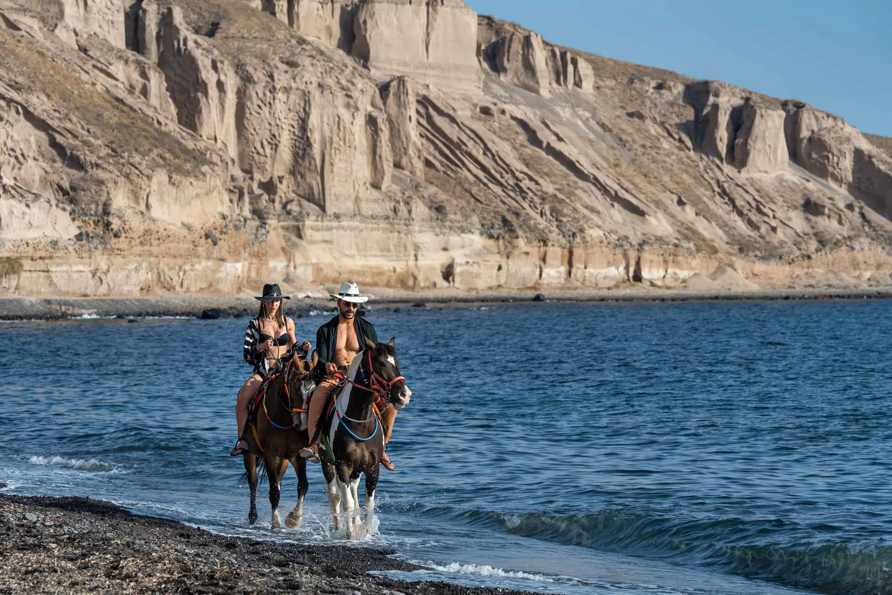calm_santorini_horse_riding_06_1